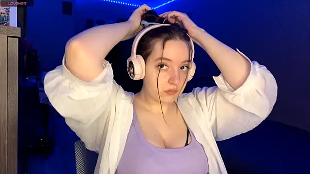 LauretteRagar online show from 12-04-25, 05:32