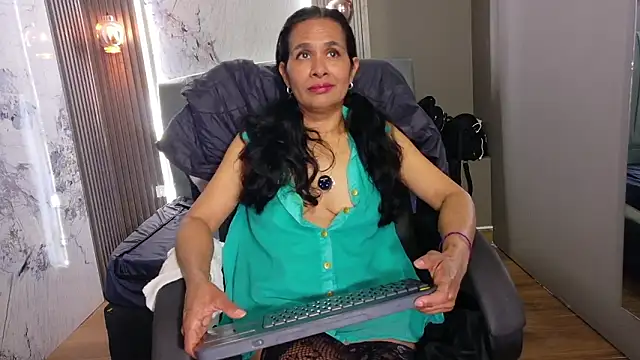 Vanessa 7  online show from 01-17-26, 10:24