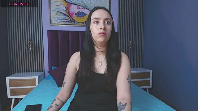 Snapshot of lunavelvet15 chatting on 09-24-25, 11:57 lunavelvet15 online show from 09-24-25, 11:57