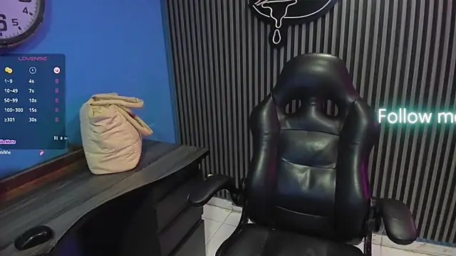 Snapshot of lunavelvet15 chatting on 10-04-25, 12:14 lunavelvet15 online show from 10-04-25, 12:14