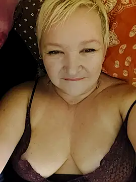 Snapshot of ForgeMeNot51 chatting on 10-24-25, 05:59 ForgeMeNot51 online show from 10-24-25, 05:59