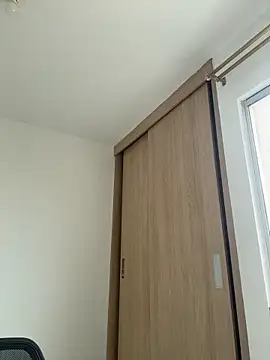 LauraCatalina online show from 10-11-25, 12:04