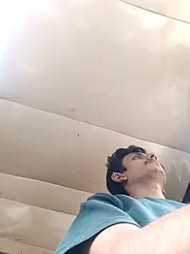 Snapshot of yung_cplz chatting on 09-12-25, 11:21 yung cplz online show from 09-12-25, 11:21