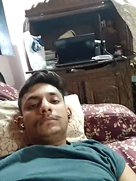 Snapshot of yung_cplz chatting on 10-08-25, 10:57 yung cplz online show from 10-08-25, 10:57