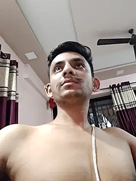 Snapshot of yung_cplz chatting on 10-13-25, 12:27 yung cplz online show from 10-13-25, 12:27