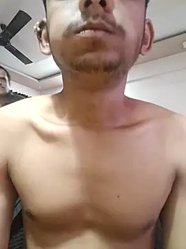 Snapshot of yung_cplz chatting on 12-18-25, 11:49 yung cplz online show from 12-18-25, 11:49