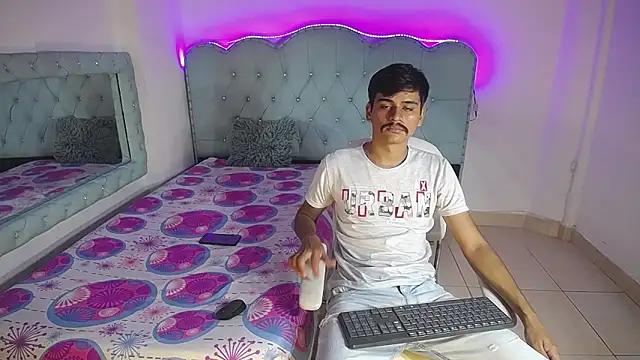 Charlie Cock  online show from 09-12-25, 04:34