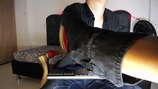 Charlie Cock  online show from 11-02-25, 04:04