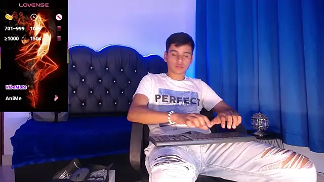 Charlie Cock  online show from 11-23-25, 04:23