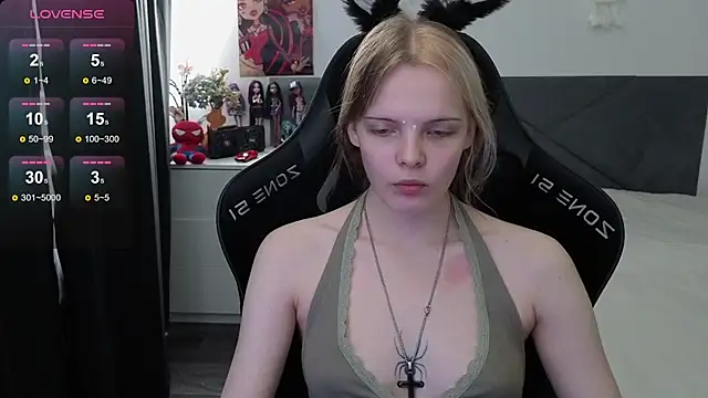 Luna Navy online show from 09-15-25, 08:14