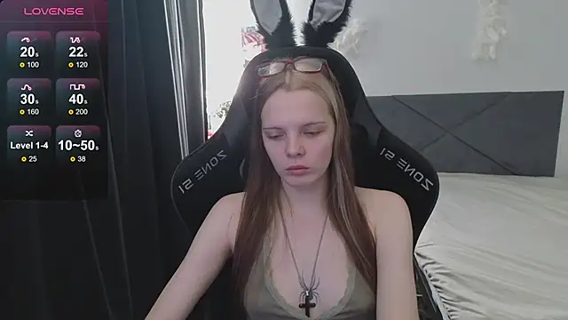 Luna Navy online show from 09-30-25, 08:30