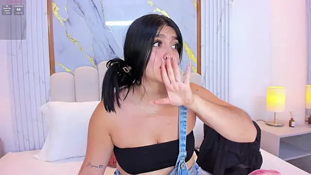 Snapshot of isabel_sofiaa chatting on 10-31-25, 04:35 isabel sofiaa online show from 10-31-25, 04:35