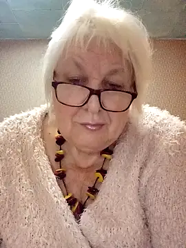 Alexia64231 online show from 10-27-25, 07:29