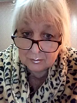 Alexia64231 online show from 10-28-25, 07:34