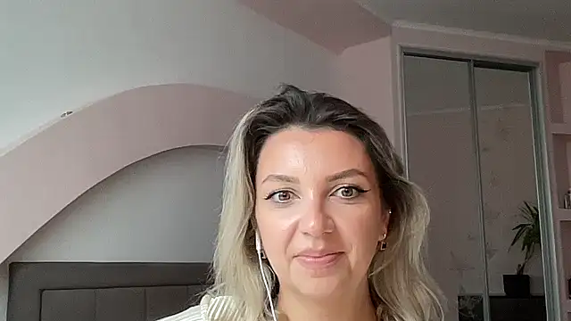 Snapshot of Beautysoul_ chatting on 09-11-25, 10:59 Beautysoul  online show from 09-11-25, 10:59