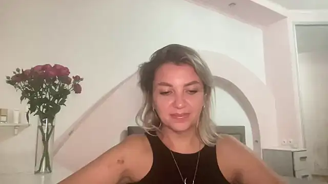 Snapshot of Beautysoul_ chatting on 09-25-25, 04:43 Beautysoul  online show from 09-25-25, 04:43