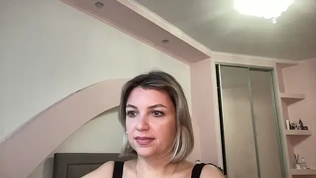 Snapshot of Beautysoul_ chatting on 10-28-25, 11:03 Beautysoul  online show from 10-28-25, 11:03