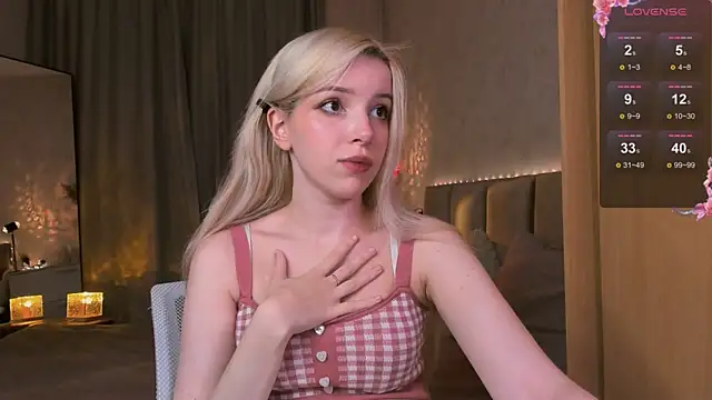 Snapshot of peachii_meow chatting on 09-11-25, 01:33 peachii meow online show from 09-11-25, 01:33