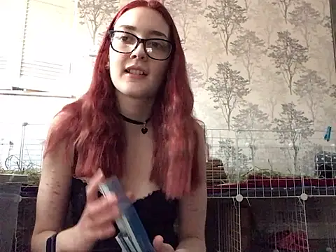 Snapshot of ivysplayhouse chatting on 09-16-25, 11:33 ivysplayhouse online show from 09-16-25, 11:33