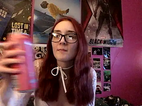 Snapshot of ivysplayhouse chatting on 09-20-25, 05:58 ivysplayhouse online show from 09-20-25, 05:58