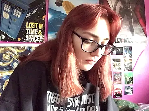 Snapshot of ivysplayhouse chatting on 10-09-25, 12:58 ivysplayhouse online show from 10-09-25, 12:58