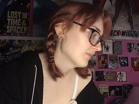 Snapshot of ivysplayhouse chatting on 10-17-25, 04:42 ivysplayhouse online show from 10-17-25, 04:42