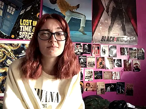 Snapshot of ivysplayhouse chatting on 10-23-25, 01:32 ivysplayhouse online show from 10-23-25, 01:32