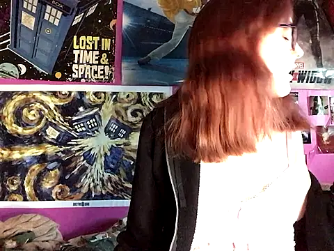 Snapshot of ivysplayhouse chatting on 10-24-25, 04:36 ivysplayhouse online show from 10-24-25, 04:36