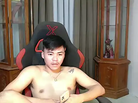 hot emman online show from 09-10-25, 03:17