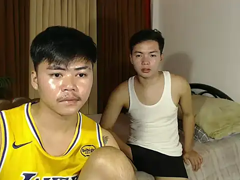 Snapshot of hot_emman chatting on 03-31-26, 02:39 hot emman online show from 03-31-26, 02:39