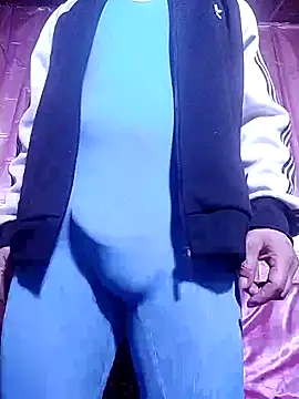 Snapshot of oxxy_jean chatting on 12-14-25, 12:49 oxxy jean online show from 12-14-25, 12:49