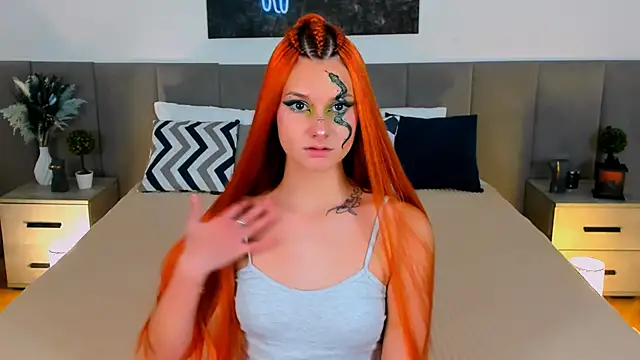 Snapshot of NightOpal chatting on 09-26-25, 04:11 NightOpal online show from 09-26-25, 04:11