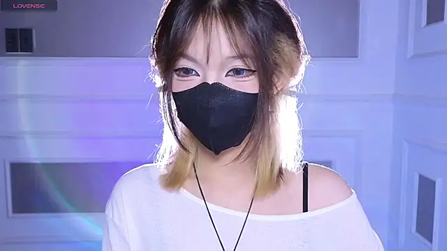 Snapshot of _____Panda_____ chatting on 05-30-26, 03:47 Panda online show from 05-30-26, 03:47