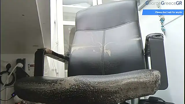 Snapshot of GeorgeGreece2025 chatting on 10-29-25, 01:57 GeorgeGreece2025 online show from 10-29-25, 01:57