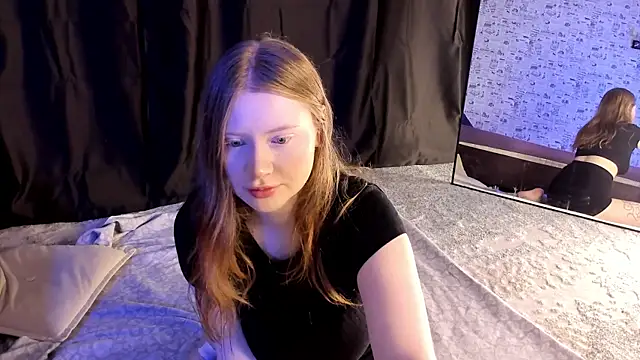 Lillie Berry online show from 10-03-25, 04:31