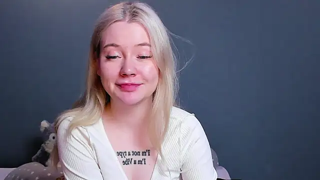 Lillie Berry online show from 04-11-26, 08:07