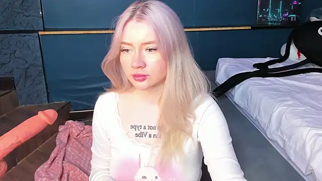 Lillie Berry online show from 04-20-26, 04:48