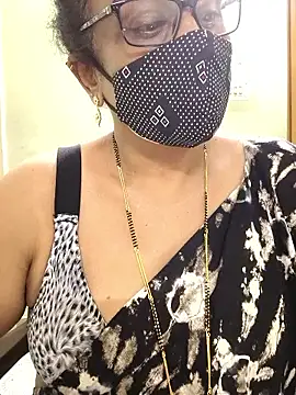 Snapshot of sweet-lotus chatting on 10-11-25, 05:50 sweet-lotus online show from 10-11-25, 05:50