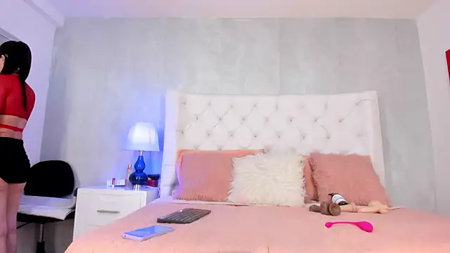 Snapshot of Yara_Bliss_ chatting on 10-08-25, 02:14 Yara Bliss online show from 10-08-25, 02:14