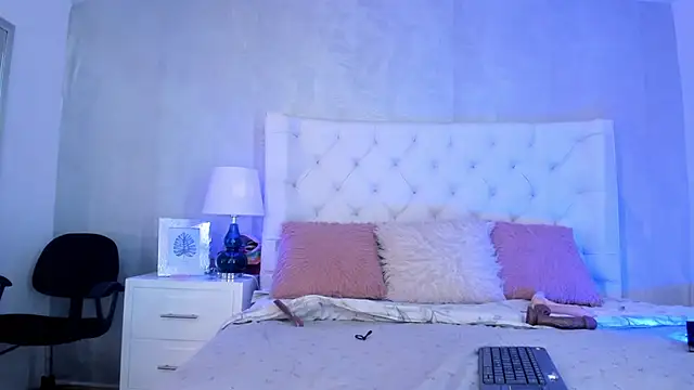 Snapshot of Yara_Bliss_ chatting on 12-02-25, 03:40 Yara Bliss online show from 12-02-25, 03:40