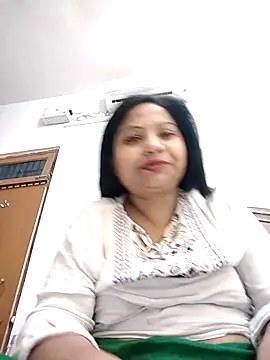 Snapshot of Cute-Janvi20 chatting on 05-13-26, 06:05 Cute-Janvi20 online show from 05-13-26, 06:05