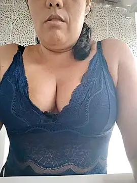 Bellapotencia1985 online show from 10-31-25, 10:38