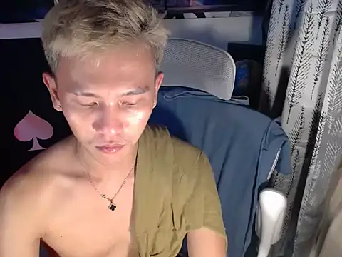 Snapshot of RalfAsian25 chatting on 04-04-26, 11:40 RalfAsian25 online show from 04-04-26, 11:40