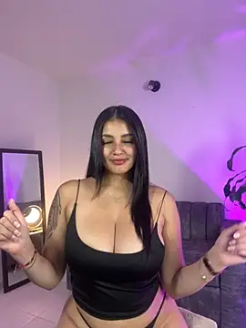 Snapshot of Julieta92_ chatting on 10-14-25, 11:05 Julieta92 online show from 10-14-25, 11:05