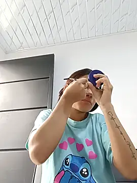 Snapshot of Little-Pussy-Sweet chatting on 11-26-25, 01:23 Little-Pussy-Sweet online show from 11-26-25, 01:23