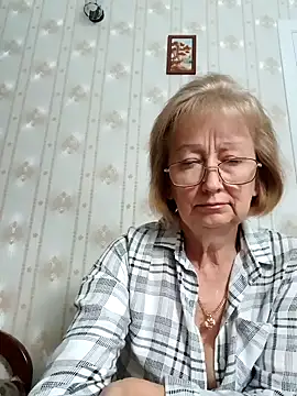 Snapshot of AlikaSwan5821 chatting on 10-04-25, 01:42 AlikaSwan5821 online show from 10-04-25, 01:42