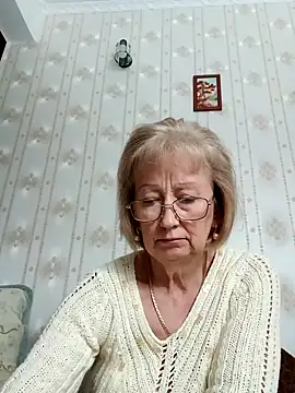 Snapshot of AlikaSwan5821 chatting on 10-09-25, 01:42 AlikaSwan5821 online show from 10-09-25, 01:42