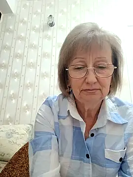 Snapshot of AlikaSwan5821 chatting on 10-13-25, 06:41 AlikaSwan5821 online show from 10-13-25, 06:41