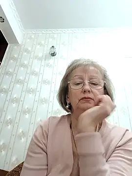 Snapshot of AlikaSwan5821 chatting on 10-19-25, 02:07 AlikaSwan5821 online show from 10-19-25, 02:07