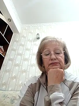 Snapshot of AlikaSwan5821 chatting on 10-22-25, 06:51 AlikaSwan5821 online show from 10-22-25, 06:51